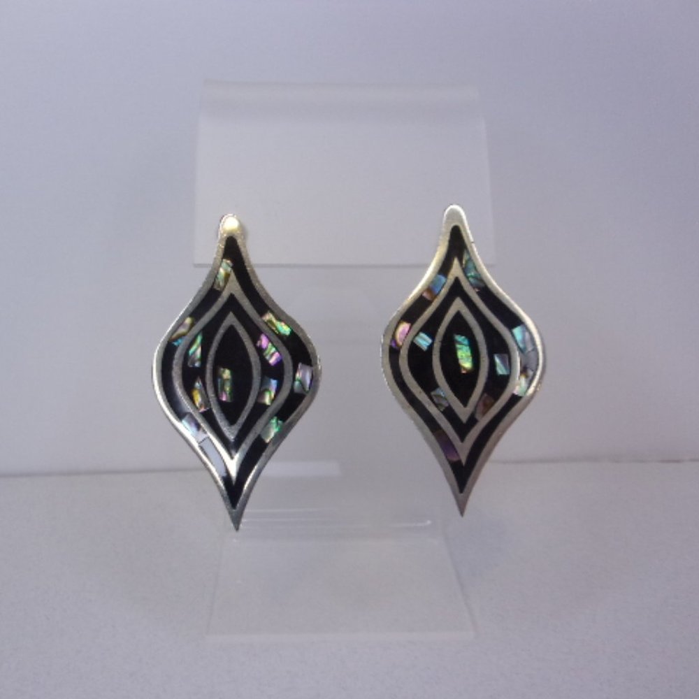 Southwest Style Shell Inlay Silver Pierced Earrings Mexico